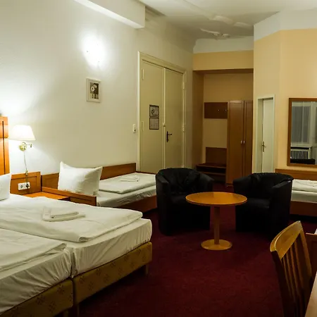 Aster An Der Messe Hotel