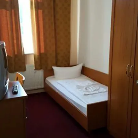Aster An Der Messe Hotel