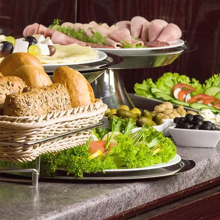 Aster An Der Messe 3*