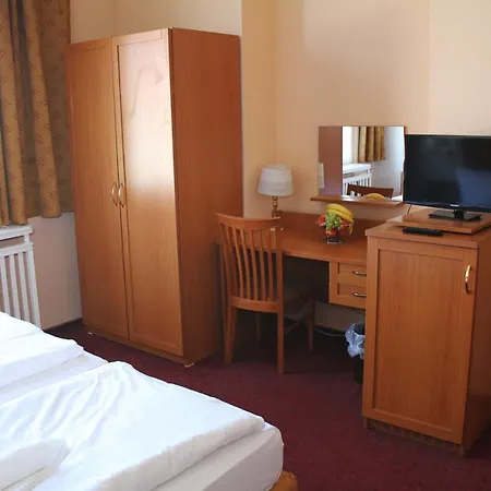 Hotel Aster An Der Messe 3*