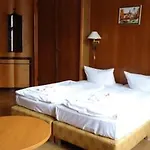 梅斯奥斯特酒店 3*