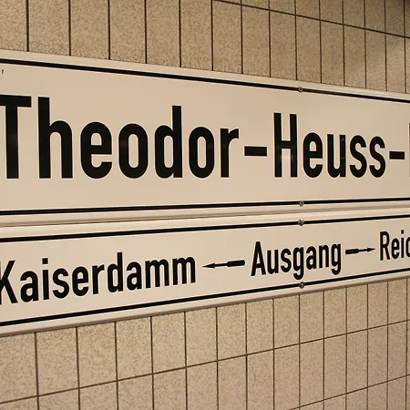 Aster An Der Messe Berlim