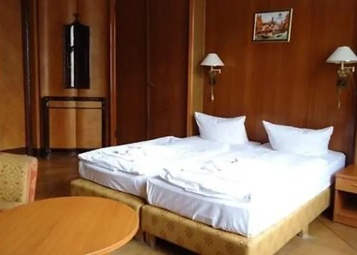 Aster An Der Messe 3*