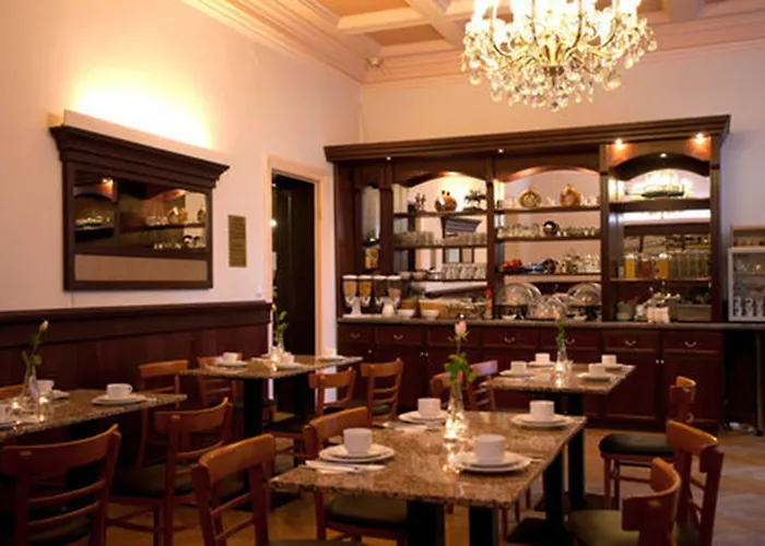 فندق أستر ان دير ميسي 3*